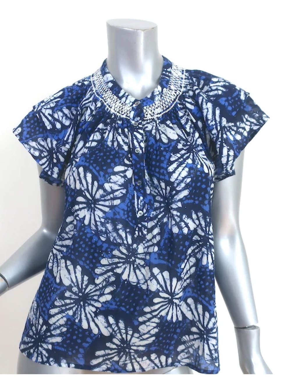 XiRENA Navy & White Floral Short Sleeve Blouse
